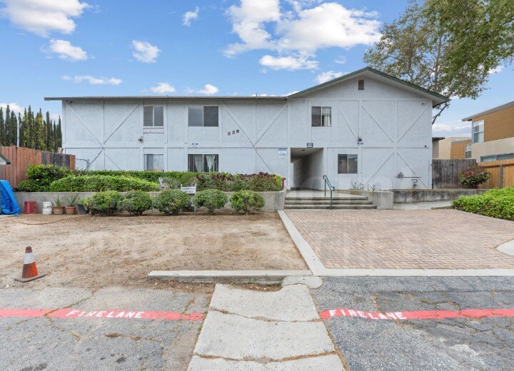 339 W 15th Ave in Escondido, CA - Building Photo