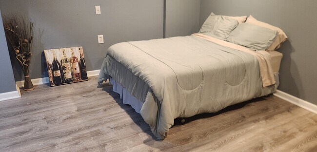 1005 30th St SE, Unit Private Basement Studio in Washington, DC - Building Photo - Building Photo