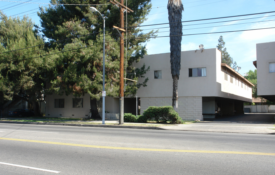 12221 Vanowen St in North Hollywood, CA - Building Photo