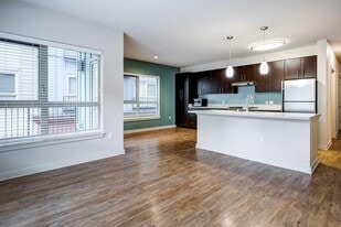 Array in Seattle, WA - Building Photo