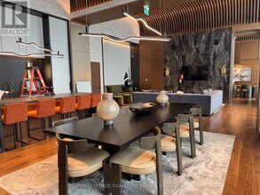 3240 William Coltson Ave in Oakville, ON - Building Photo - Building Photo