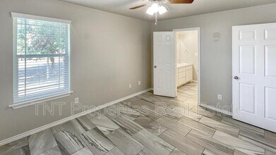 9869 Risky's Ranch Dr in College Station, TX - Building Photo - Building Photo
