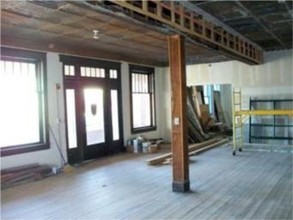 139 W Peoria St in Paola, KS - Building Photo - Building Photo