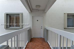 2800 SW 7th St, Unit # 201 in Miami, FL - Foto de edificio - Building Photo