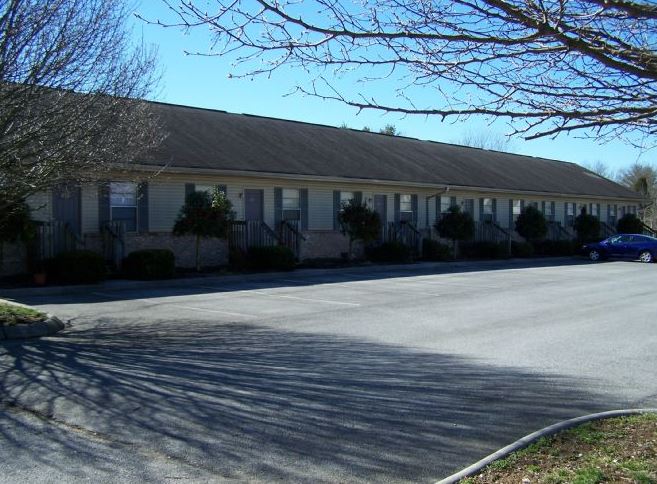 River Country Apartments in Sevierville, TN - Building Photo