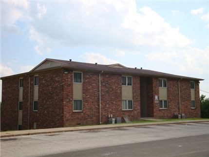 Hickory Hills Manor in Frankfort, KY - Building Photo