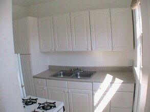 48 Dudley Ave in Venice, CA - Building Photo - Building Photo