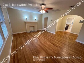 218 E Rosewood Ave in San Antonio, TX - Building Photo - Building Photo