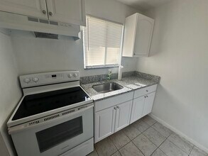 6054 Forest Hill Blvd in West Palm Beach, FL - Building Photo - Building Photo