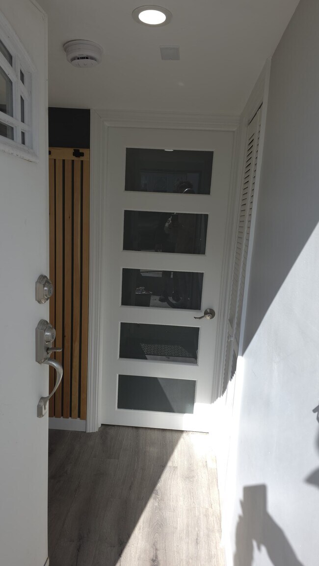 266 Mountain Ave, Unit Aparment