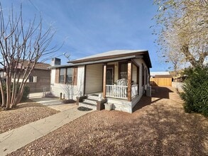 107 E Oak St in Kingman, AZ - Building Photo - Building Photo