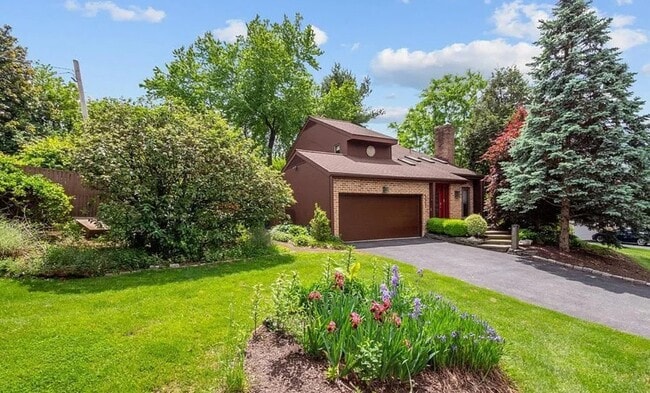 property at 4004 Westview Dr