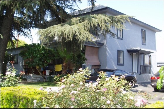 536 N San Gabriel Ave in Azusa, CA - Building Photo