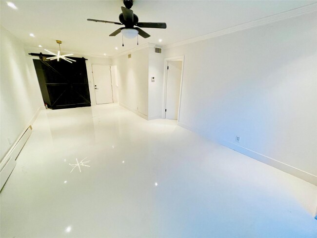 3125 Oakland Shores Dr in Oakland Park, FL - Building Photo - Building Photo