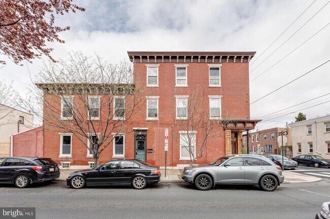2434 E Dauphin St in Philadelphia, PA - Building Photo - Building Photo