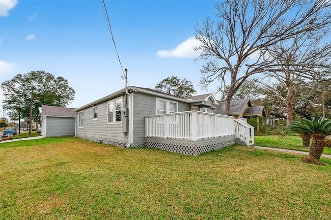 521 Alford St in Baytown, TX - Foto de edificio - Building Photo