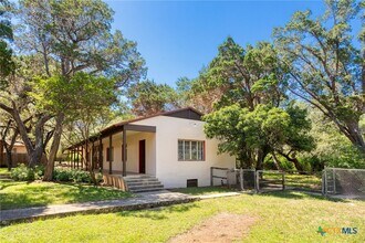 366 New York Ave in New Braunfels, TX - Building Photo - Building Photo