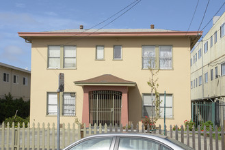 1707 28th Ave in Oakland, CA - Foto de edificio - Building Photo