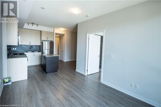85 Duke St W in Kitchener, ON - Building Photo - Building Photo