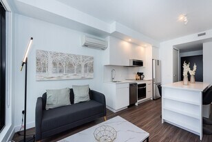 1415 Avenue Overdale in Montréal, QC - Building Photo