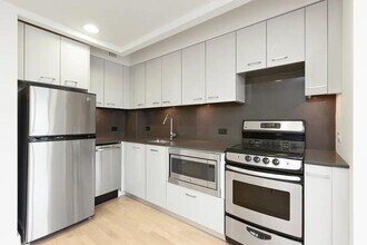 31-57-57 31st St in Queens, NY - Building Photo - Building Photo