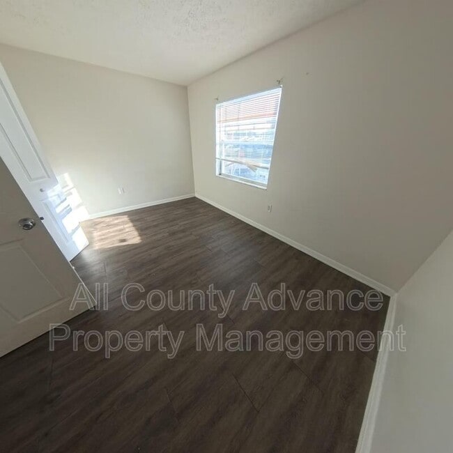 property at 4911 E Temple Heights Rd