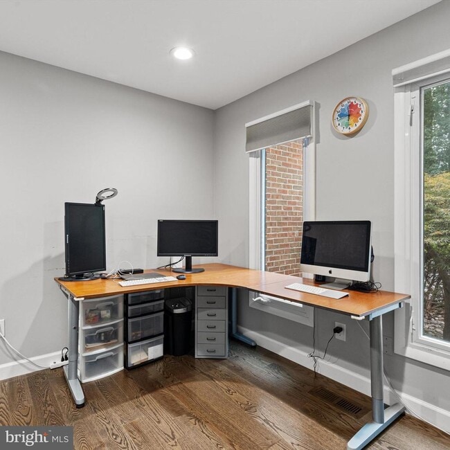 3704 Oak Hill Way in Fairfax, VA - Building Photo - Building Photo