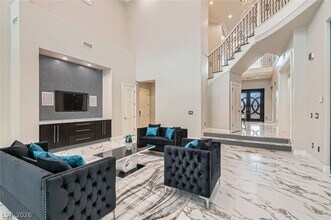 5367 Secluded Brook Cir in Las Vegas, NV - Building Photo - Building Photo