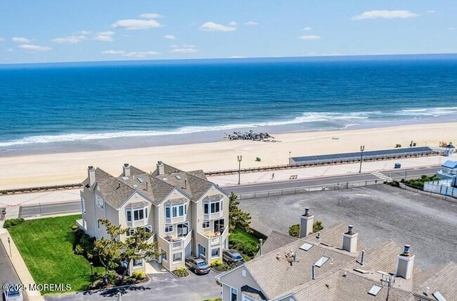 property at 152 Ocean Blvd N