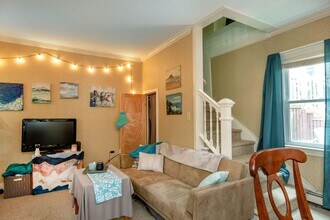 17 Walker St, Unit 2 in Bath, ME - Building Photo - Building Photo