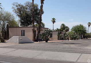 Hedrick Acres in Tucson, AZ - Building Photo - Building Photo