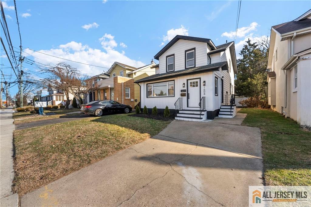 1608 Brunswick Ave in Lawrence Township, NJ - Building Photo