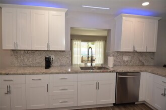 3840 N 42nd Terrace in Hollywood, FL - Building Photo - Building Photo