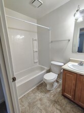 600 Reusens Rd, Unit E53 in Lynchburg, VA - Foto de edificio - Building Photo