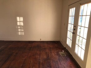 702 N 2nd St, Unit Apt A in Lufkin, TX - Foto de edificio - Building Photo