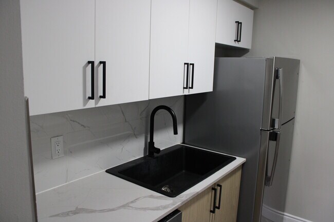 21 Holborn Drive in Kitchener, ON - Building Photo - Building Photo