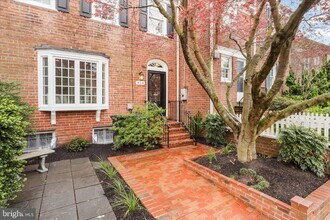 414 Jefferson St in Alexandria, VA - Foto de edificio - Building Photo