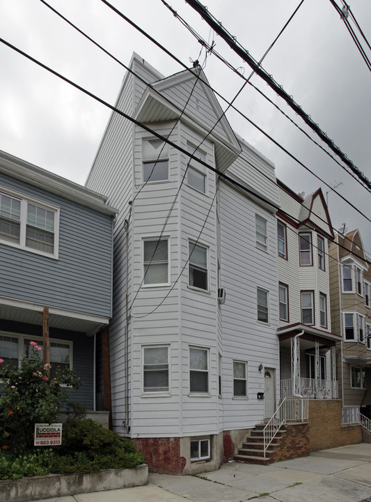 357 Avenue E in Bayonne, NJ - Building Photo