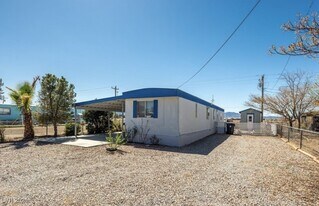 1240 S Comstock Cir in Pahrump, NV - Building Photo