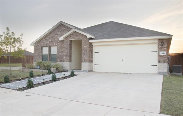 9501 Mountain Mint Dr in Fort Worth, TX - Building Photo - Building Photo