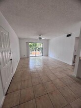 3400 Gardens E Dr in Palm Beach Gardens, FL - Building Photo - Building Photo