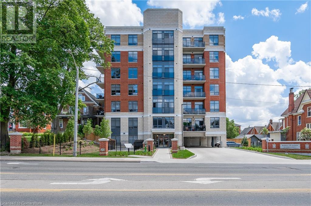 399 Queen St S in Kitchener, ON - Building Photo