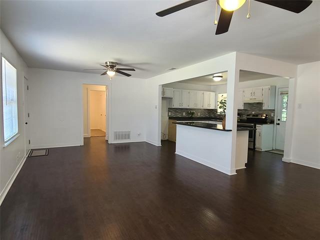2306 Healey Dr in Dallas, TX - Foto de edificio - Building Photo