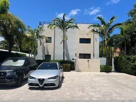 1955 NE 4th St in Deerfield Beach, FL - Building Photo