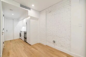 26 Prince St in New York, NY - Building Photo - Building Photo