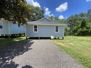 283 Wood Fern Dr in Cleveland, TX - Building Photo - Building Photo