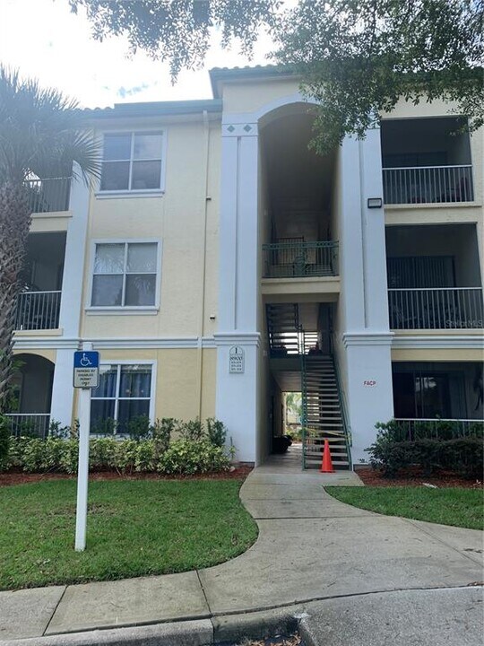 8900 Legacy Ct in Kissimmee, FL - Foto de edificio