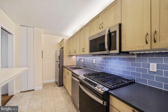 4515 Willard Ave in Chevy Chase, MD - Building Photo - Building Photo