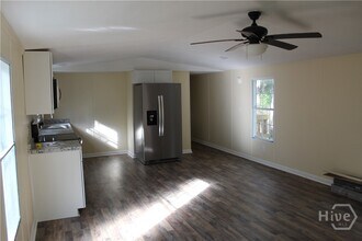 161 Cherry St in Hinesville, GA - Building Photo - Building Photo