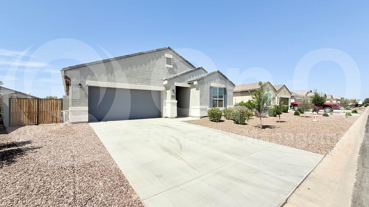 44554 W Palo Olmo Rd in Maricopa, AZ - Building Photo